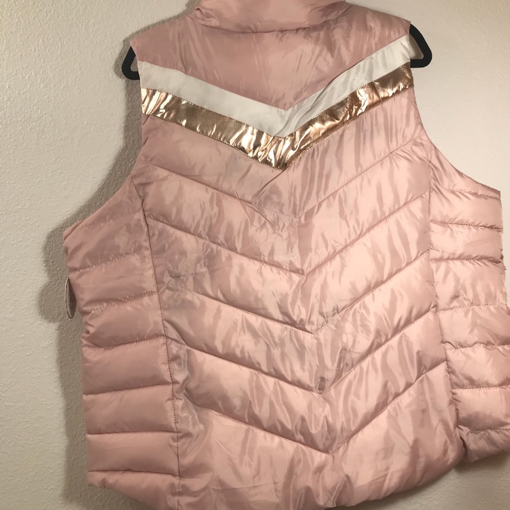 NWT SO American Brand CHEVRON Puffer Vest 2X - Picture 3 of 5